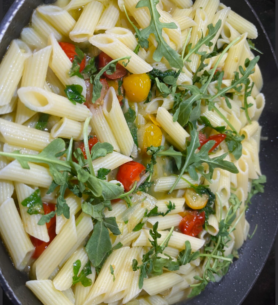 Cherry Tomatoes and Arugula Pasta
